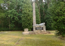 pkt 4 - Pomnik na Cmentarzu Armii Radzieckiej